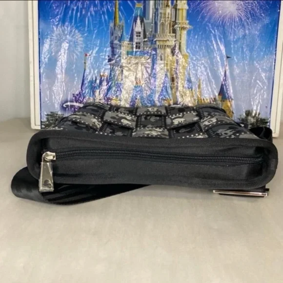 Disney parks x Harvey’s silver screen Mickey Mouse mini messenger NWT